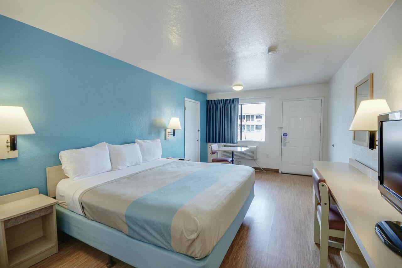 Motel 6-Webster, Tx - Houston - Nasa Lake Екстериор снимка