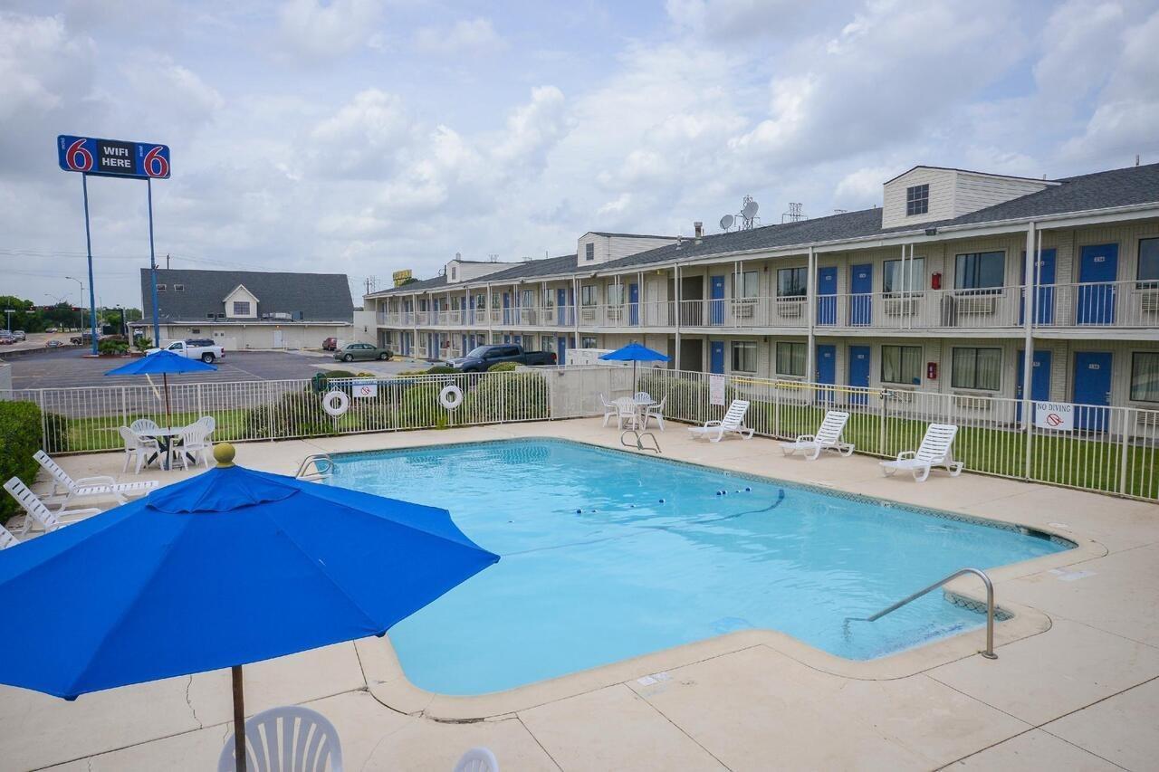 Motel 6-Webster, Tx - Houston - Nasa Lake Екстериор снимка