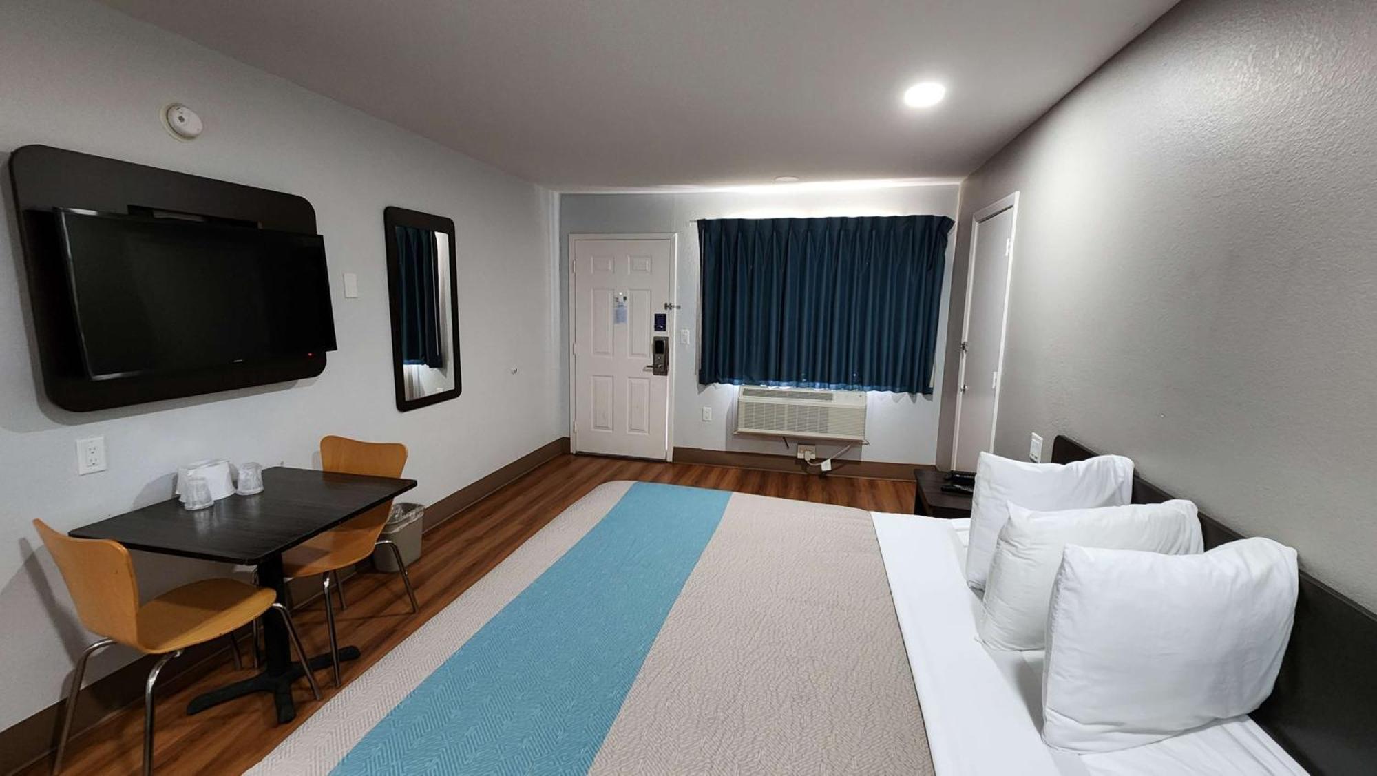 Motel 6-Webster, Tx - Houston - Nasa Lake Екстериор снимка