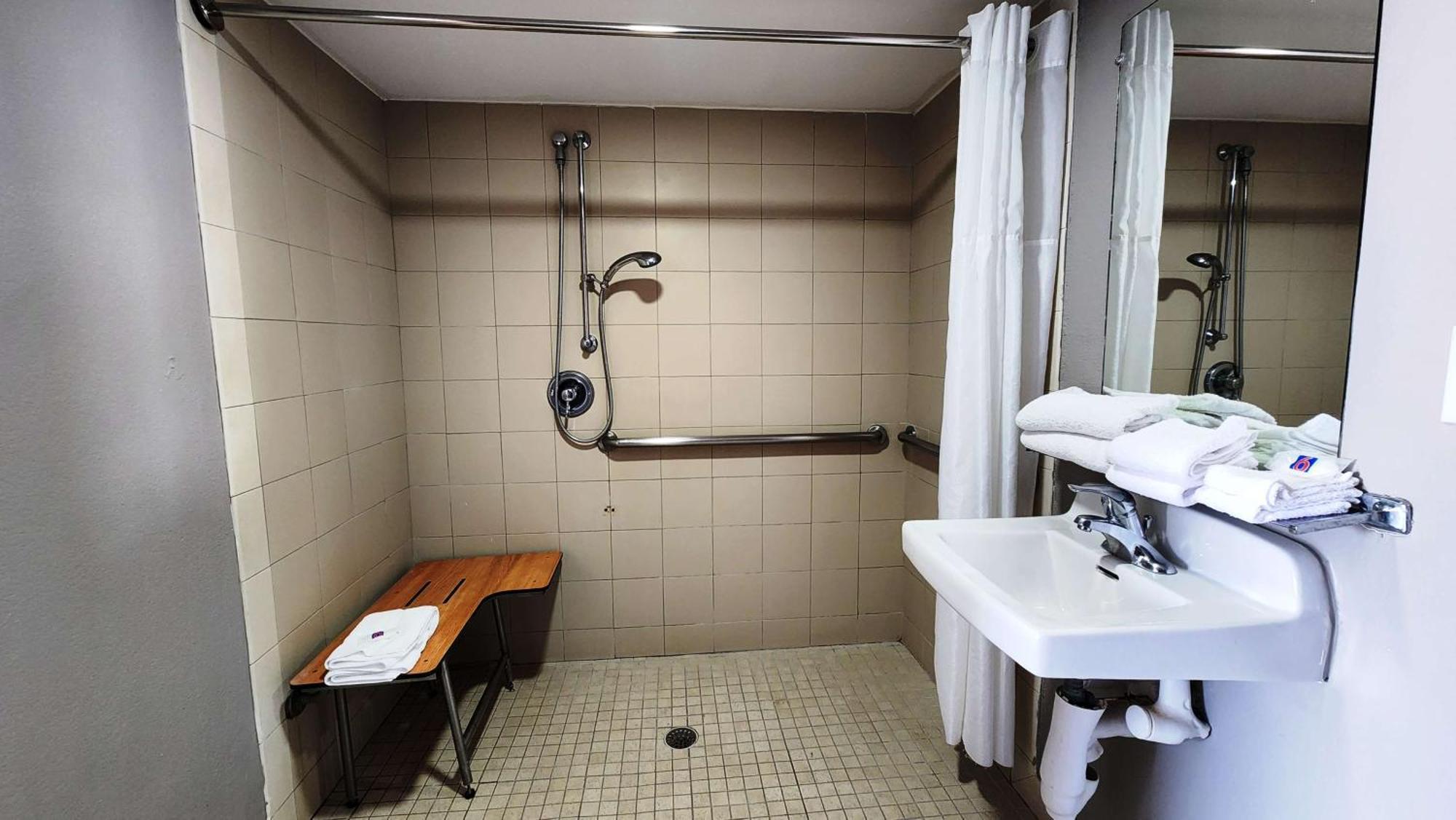 Motel 6-Webster, Tx - Houston - Nasa Lake Екстериор снимка
