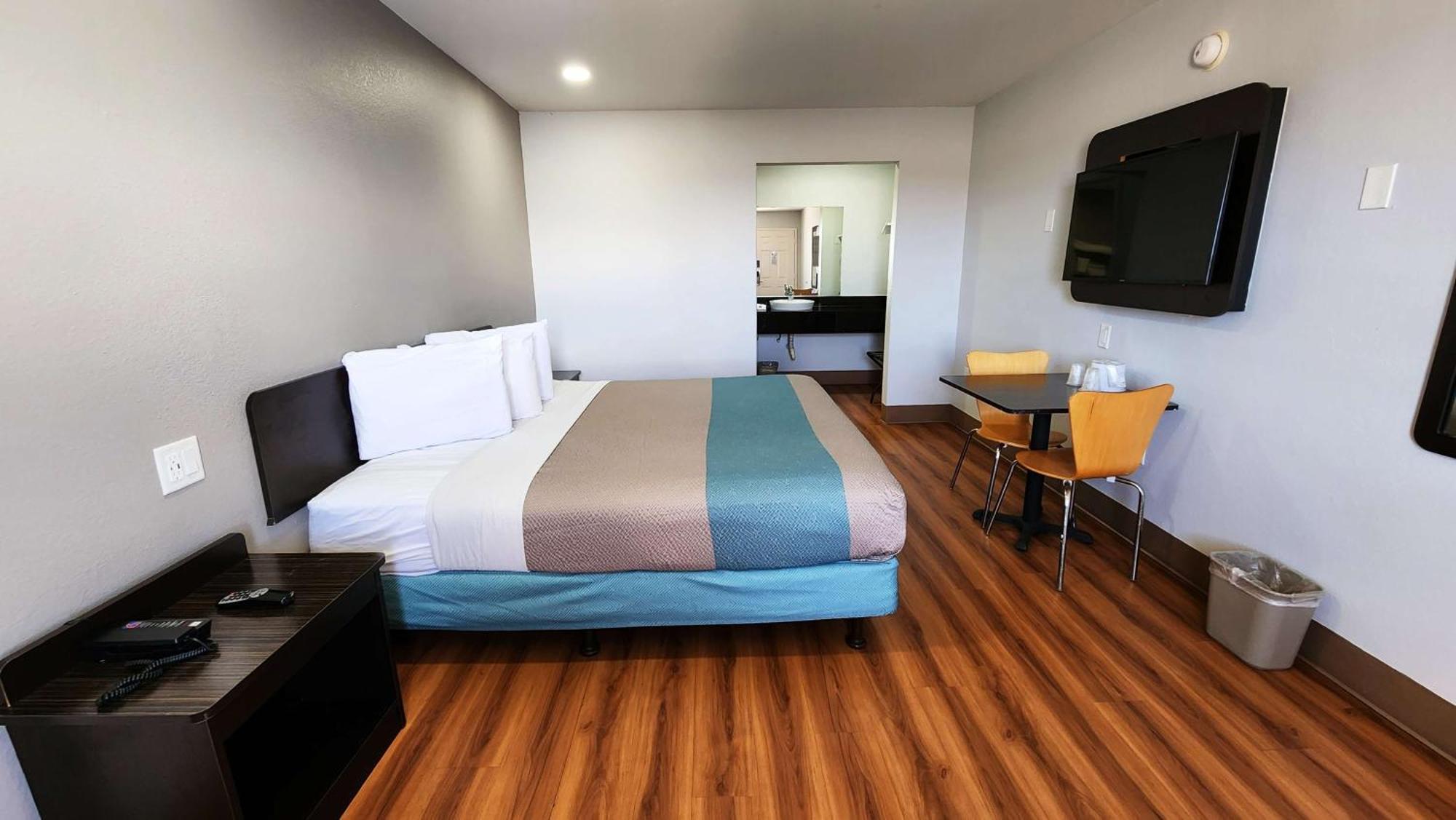 Motel 6-Webster, Tx - Houston - Nasa Lake Екстериор снимка