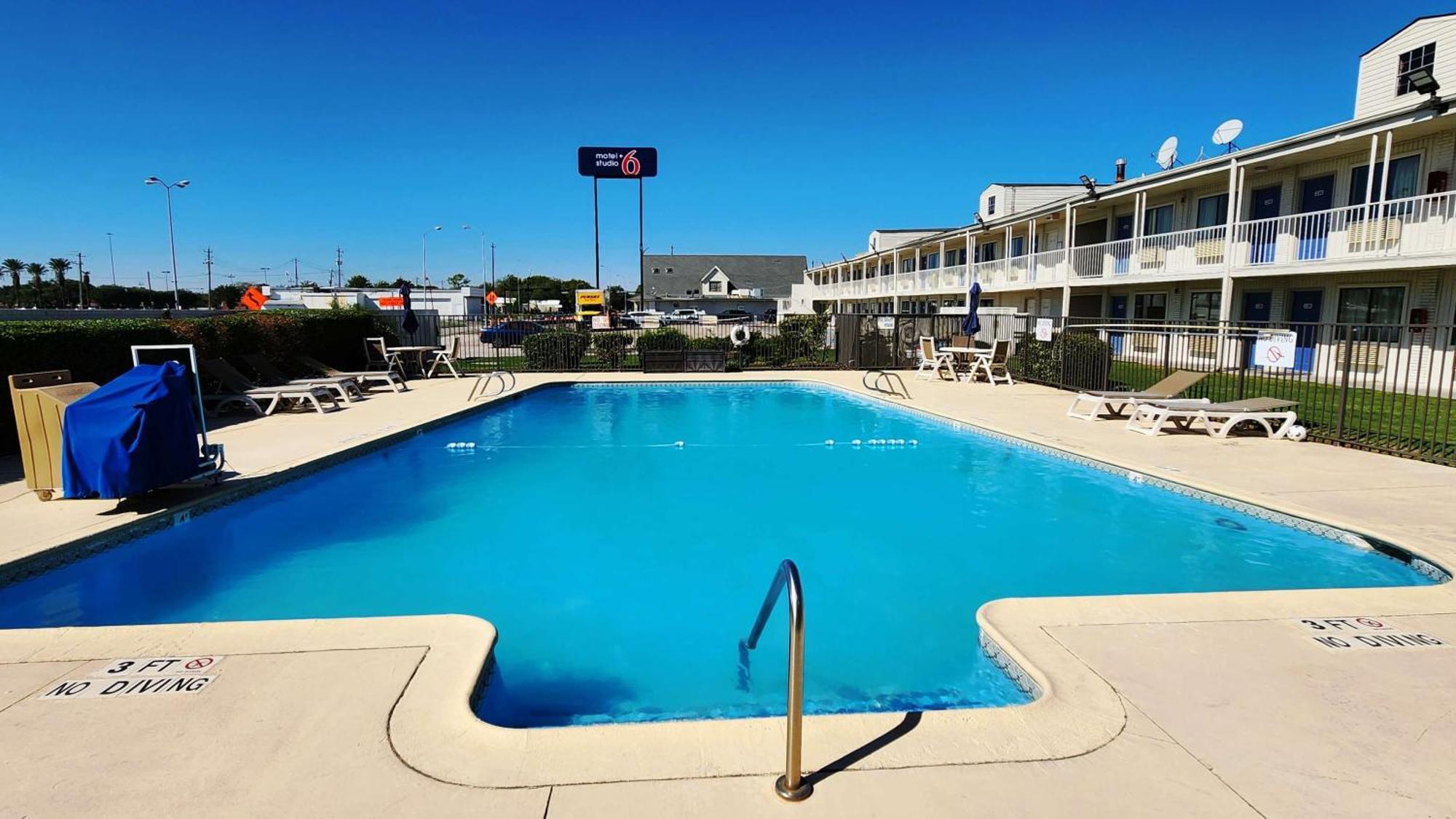 Motel 6-Webster, Tx - Houston - Nasa Lake Екстериор снимка